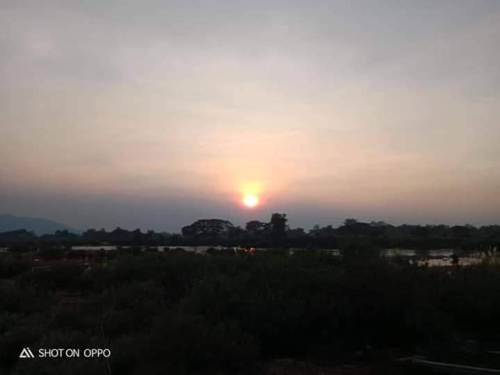 Sompong Sunset View Guest House Don Det Bagian luar foto